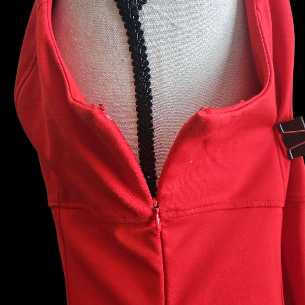 Chic Sleeveless Mini Dress - Picture 4 of 6